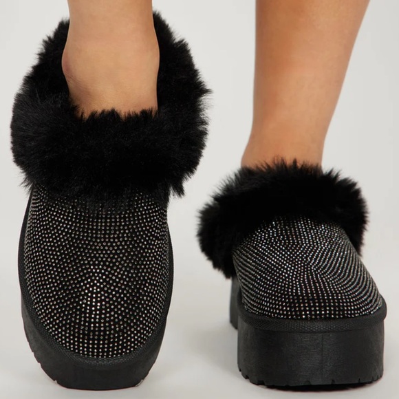 NEW ADORABLE RHINESTONES PLATFORM FAUX FUR BLACK SHOES - Picture 1 of 6